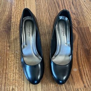 Black comfortable heels